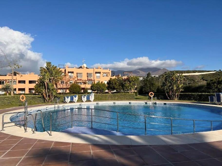 Penthouse Paradiso: 2Br Oasis In Casares Del Sol Exteriér fotografie